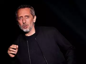 Gad Elmaleh : après Pascal Obispo, l'humoriste est salué par une ancienne ministre qui remercie "un ami pour la vie" !