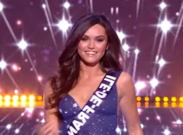 "Planche devant la tête", le surnom très laid donné à la nouvelle Miss France à cause de ses seins...