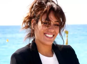 Dans un entretien avec Laurent Delahousse, la chanteuse Amel Bent parle des traumatismes qui l'"étouffent" au quotidien... un moment rare de pure franchise !