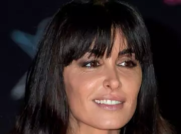 Jenifer, mère de trois enfants : La chanteuse arbore un look chic et sexy, découvrez le prix XXL de son incroyable tenue