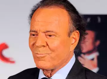 Julio Iglesias : sa carrière est-elle menacée par ses problèmes de santé ? Sa réponse cinglante !