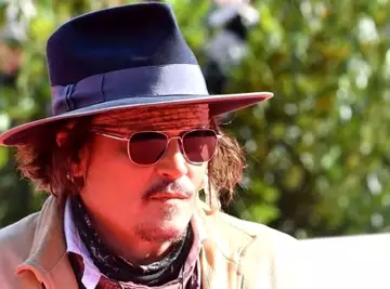 "Elle a ruiné sa vie, vraiment" : un proche de Johnny Depp jette la lumière sur la relation toxique de l'acteur avec Amber Heard.