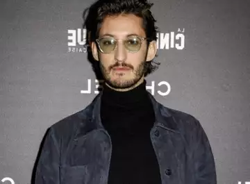 Pierre Niney sous le charme d'une jeune actrice américaine : sa déclaration inattendue sur Instagram