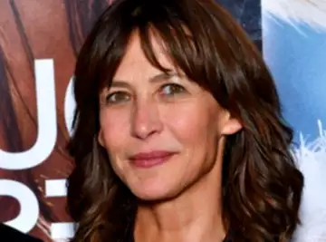 Sophie Marceau topless : à 55 ans, l'actrice affiche son corps de rêve en couverture de Elle !