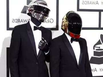 Daft Punk : un an après leur séparation, le groupe revient et enthousiasme Twitter...