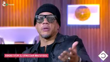 "Laisse-moi finir", "C'est gênant" : JoeyStarr et Anne-Elisabeth Lemoine s'affrontent, grand malaise sur le plateau de "C à vous" !