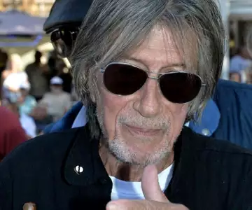 " M*rde le fumier ! " : Jacques Dutronc brouillé avec Francis Cabrel ? Ce "sale coup" qui lui reste en travers de la gorge