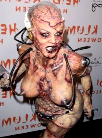 Ce costume d'Halloween de Heidi Klum est... VRAIMENT incroyable !