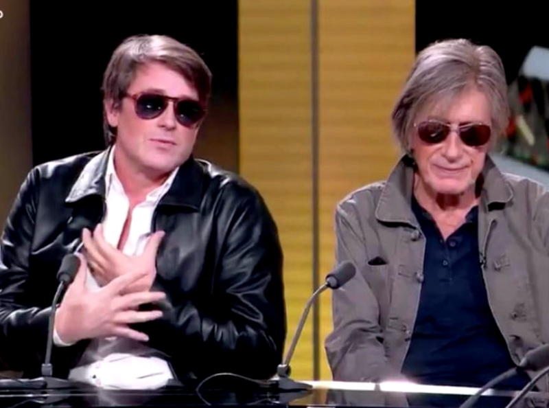 "Après leur passage dans l'émission "20h30 Le dimanche", ils ont pris leurs distances avec leur fils Thomas Dutronc.