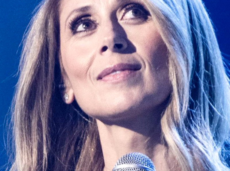 Lara Fabian : La chanteuse se retrouve au milieu d'une énorme arnaque !