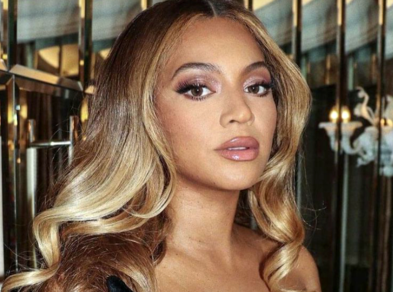 Beyonce : les tenues moulantes qu'elle fait porter à ses filles de 9 et 4 ans !