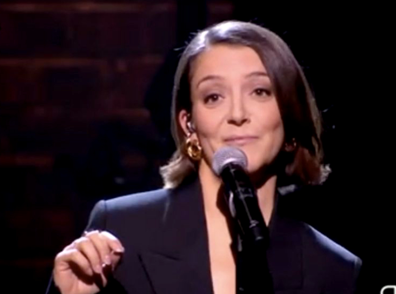 "On est en direct hein Laurent !" : le malaise de Camille Lellouche face à Laurent Ruquier dans "On est en direct".