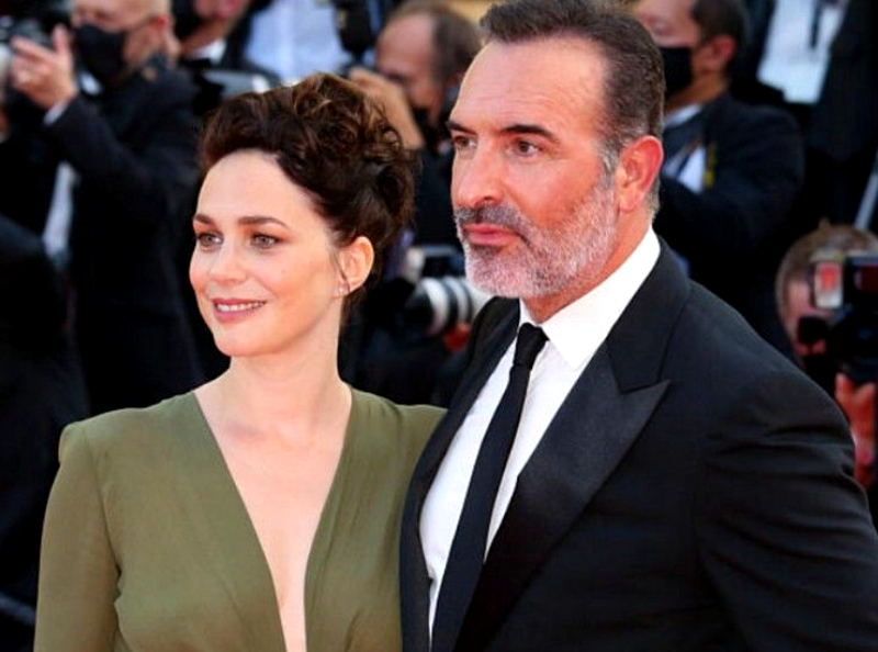 Nathalie Péchalat est une maman comblée. La chérie de Jean Dujardin dévoile une vidéo inédite de sa fille Jeanne - du jamais vu !