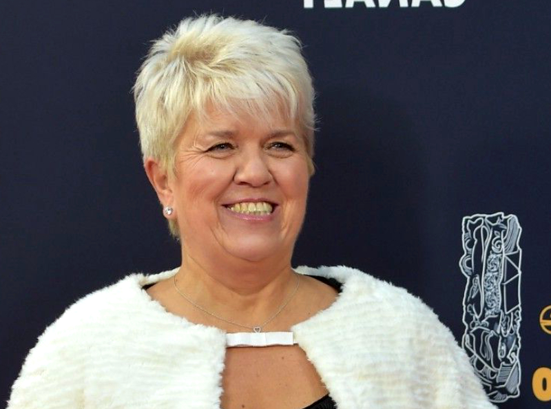 Mimie Mathy est fière d'être en couple depuis 16 ans avec un "homme de 1,86 m", in love, elle lui déclare sa flamme