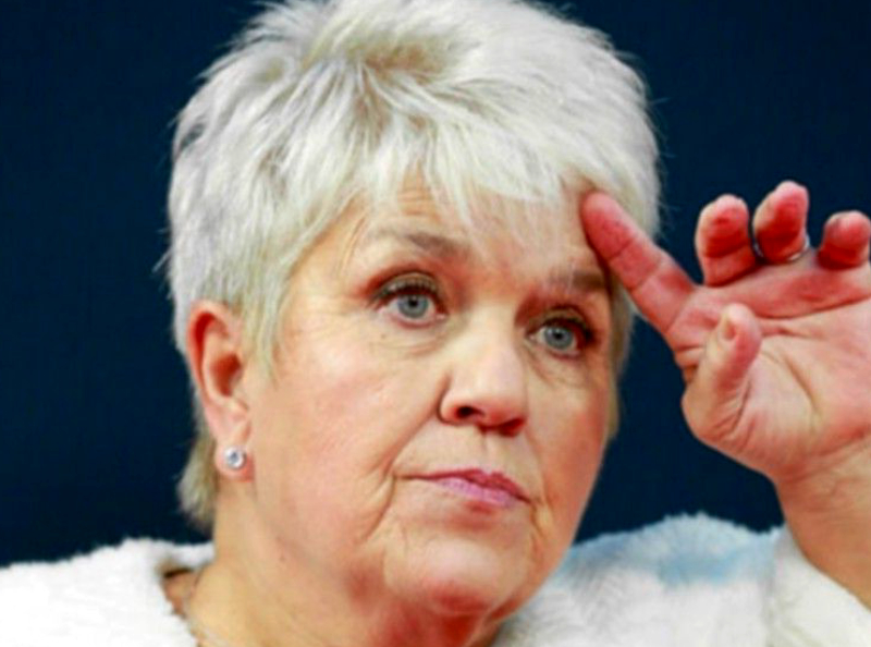 Mimie Mathy incertaine pour le prochain spectacle des Enfoirés ? Ce terrible problème de santé bouleverse tous ses plans !