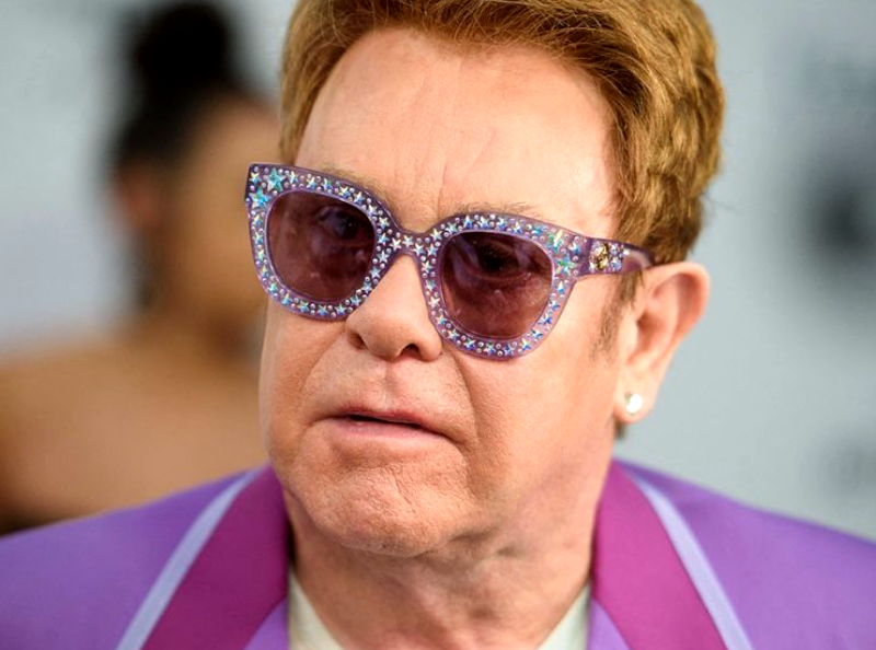 Elton John affaibli à 74 ans : la mauvaise nouvelle qui vient d'être...