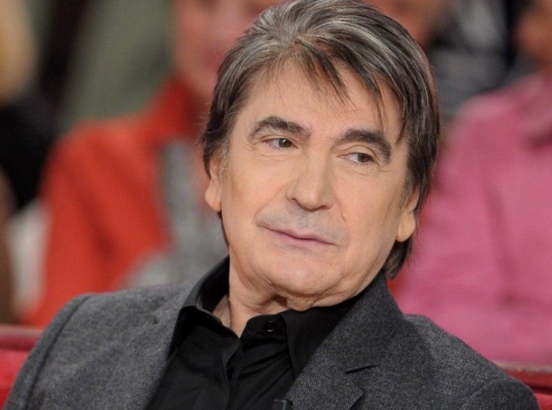 Serge Lama touché par le cancer : son long message sur les réseaux sociaux... qui fait monter les larmes aux yeux !