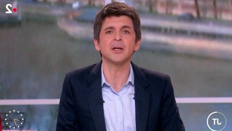 "Télématin" : cette gaffe en plein direct de Thomas Sotto, qui confond sa collègue avec Anne-Claire Coudray.