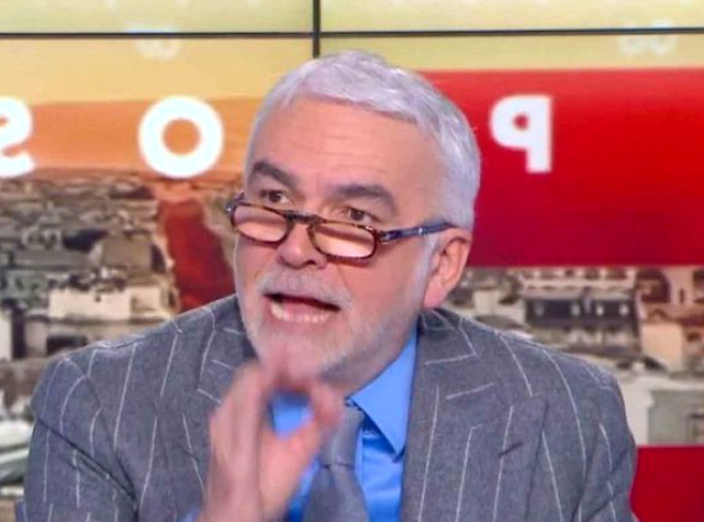 "Propagande", "Discours d'apocalypse", "Un vendu" : les propos de Pascal Praud sur Emmanuel Macron mettent le feu à Twitter !