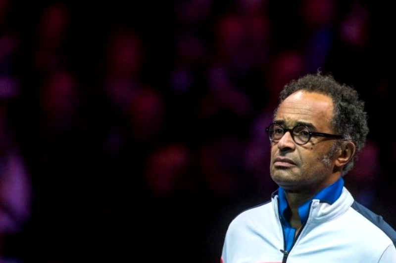 Yannick Noah pète les plombs sur ses réseaux sociaux après la défaite du PSG et règle ses comptes en criant sur "cette équipe qui paume en permanence" !