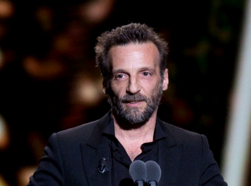 La guerre en Ukraine : Mathieu Kassovitz est bouleversé, le réalisateur ne peut retenir ses larmes face à Bruce Toussaint sur le plateau de BFM TV.