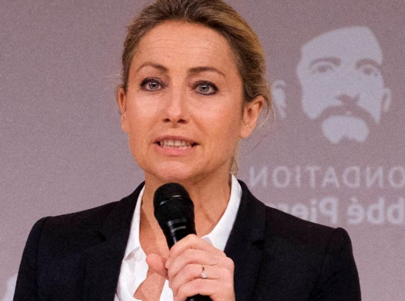 Anne-Sophie Lapix milliardaire ? Ce hashtag complètement fou, apparu sur Twitter après sa confrontation avec Éric Zemmour dans le JT de France 2.