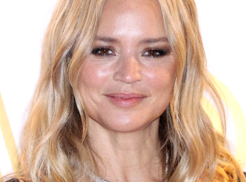 Virginie Efira nue sous la couette : l'actrice de 44 ans fait monter la température sur Instagram !