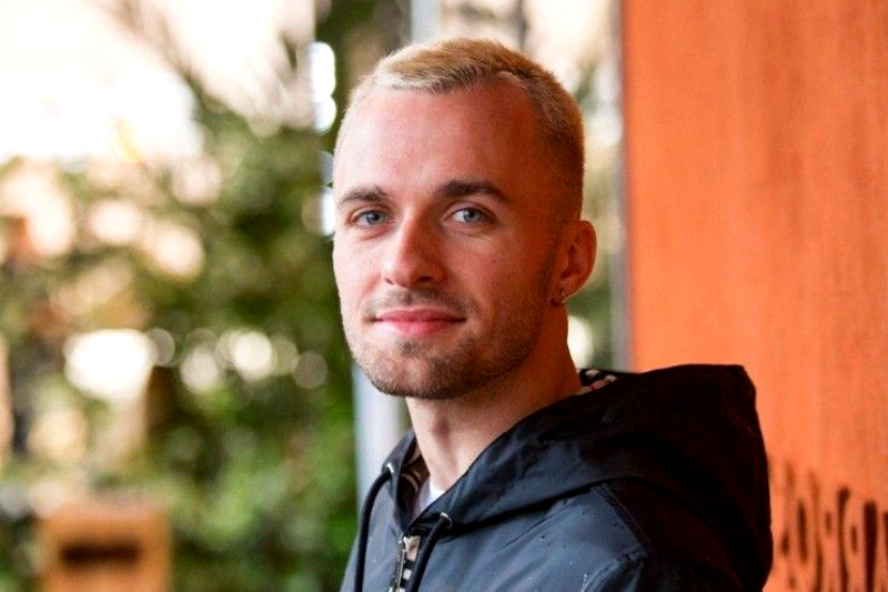 La star de YouTube et de Twitch Squeezie vient-elle de faire son coming out avec "Adieu les filles" ?