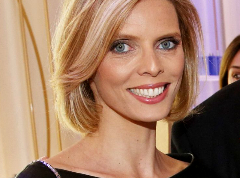 "C'est quoi ces taches sur la cuisse ?" Des internautes alertés par une anomalie sur la jambe de Sylvie Tellier