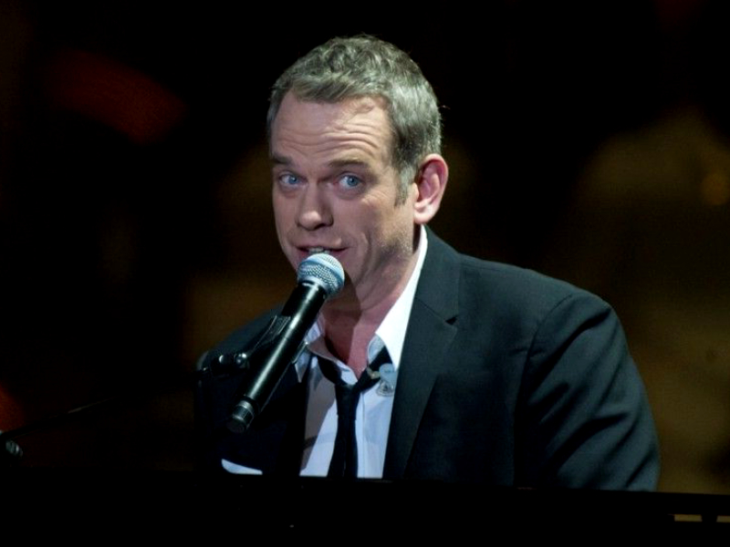 "Ma vie a défilé devant moi..." Garou, miraculé après un terrible accident de voiture, raconte ce drame qui l'a bouleversé.