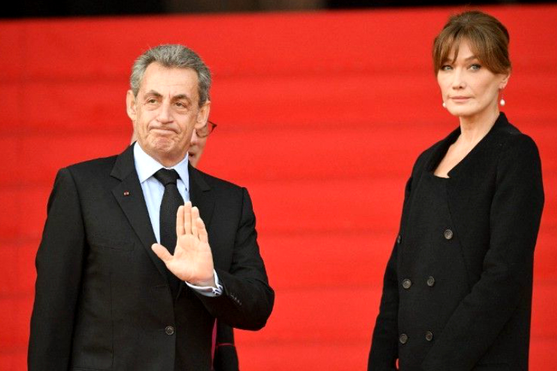 L'énorme œuf de Pâques en chocolat offert à Giulia par Nicolas Sarkozy et Carla Bruni !