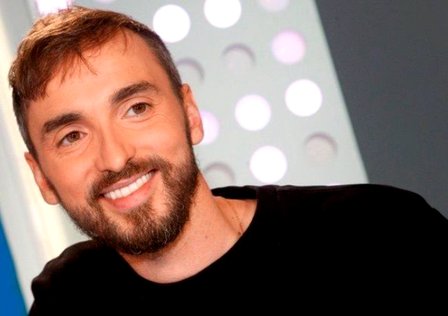 Christophe Willem : "totalement fracassé", le chanteur a poussé une célèbre présentatrice dans un four !