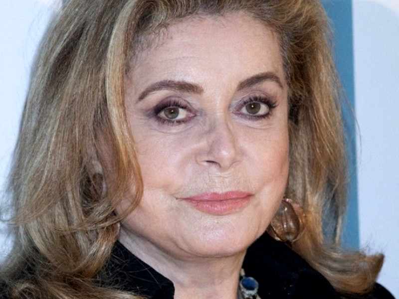 Catherine Deneuve : son incroyable routine anti-âge à appliquer immédiatement... de toute urgence !