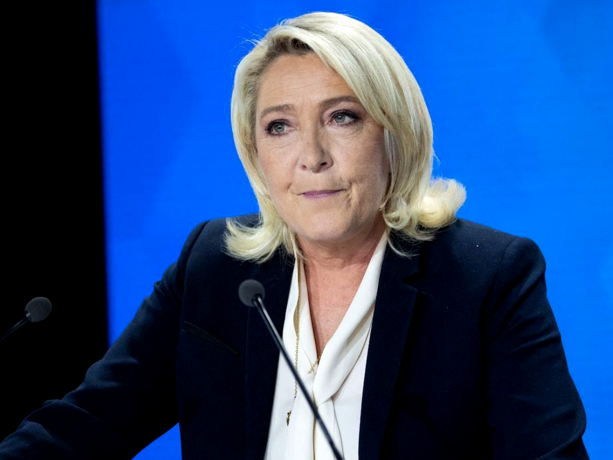 "Saloperie", "racaille", "fils de..." Voici la vidéo de la violente réaction du clan de Marine Le Pen aux résultats du second tour !