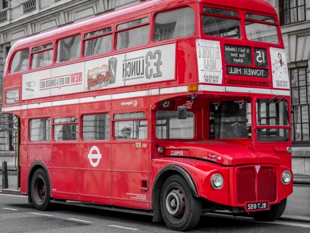 L'idée folle d'une famille française de transformer un bus anglais en tiny house