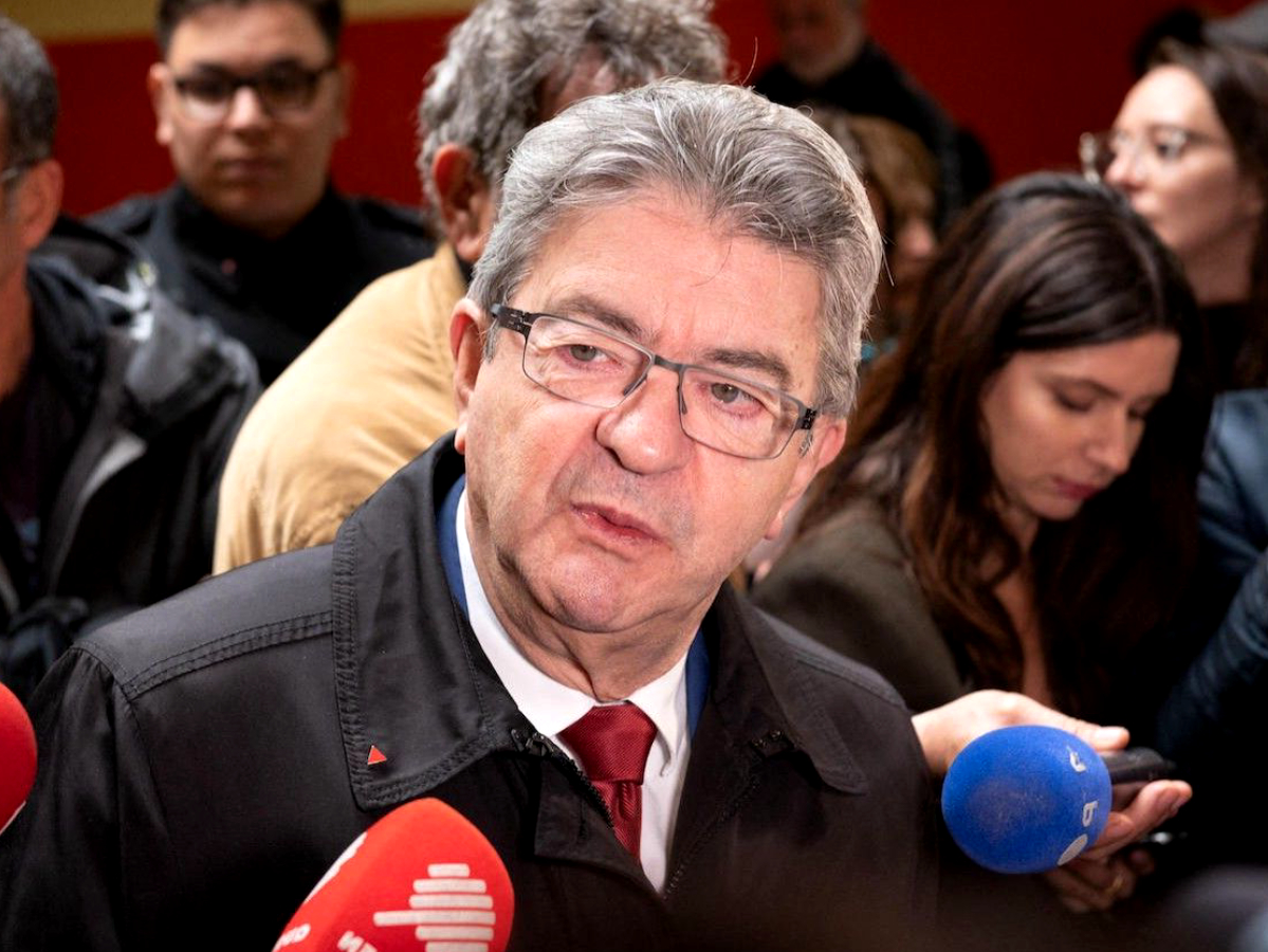 Jean-Luc Mélenchon est très inquiet après la découverte d'un cas de grippe aviaire chez un humain en Chine et fait un énorme tollé !